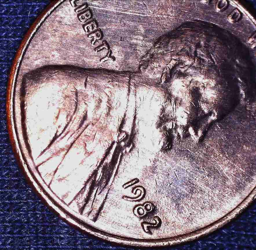 1982-P-Large-Date...misaligned-Die?